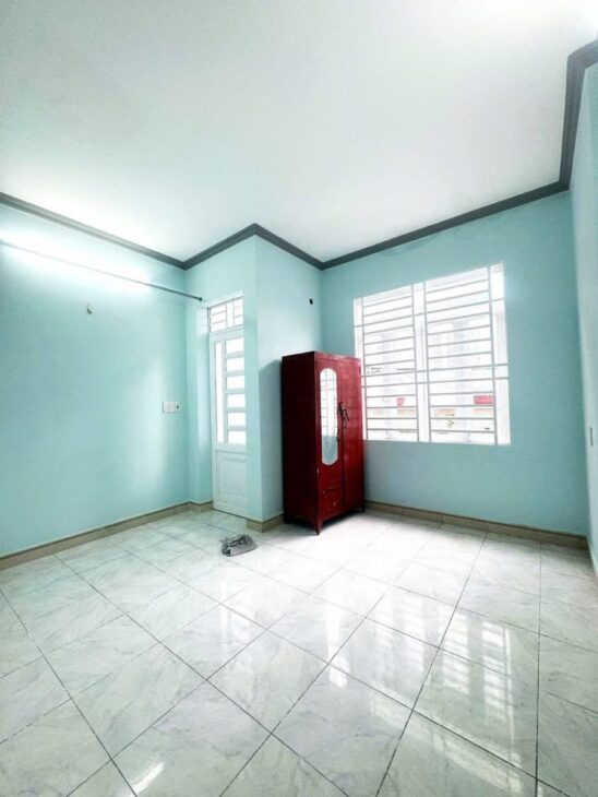 GIÁ RẺ CHỈ 3,25 TỶ NHÀ 2 TẦNG ĐÚC, HẺM XE HƠI ĐẬU CỬA GẦN TRƯỜNG ĐẠI HỌC GTVT. TÂN CHÁNH HIỆP, QUẬN