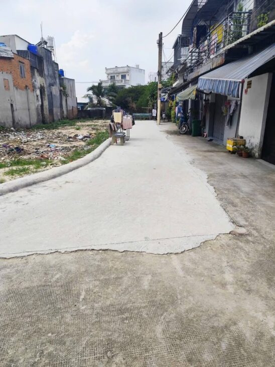 LÔ ĐẤT NỀN CAO RÁO KHU NHÀ CAO TẦNG 95M2, HXH NGAY CHỢ THỚI TỨ, HÓC MÔN. GIÁ RẺ CHỈ 2,8 TỶ TL.