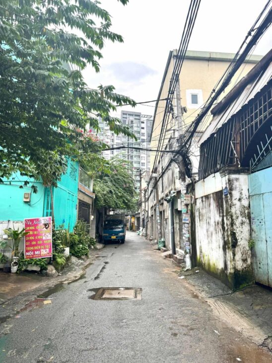 SIÊU VỊ TRÍ GẦN AEON TÂN PHÚ NHÀ CẤP 4, HẺM 6M Ô TÔ ĐỖ CỬA. 72M²(4×18) – BHH, BÌNH TÂN.