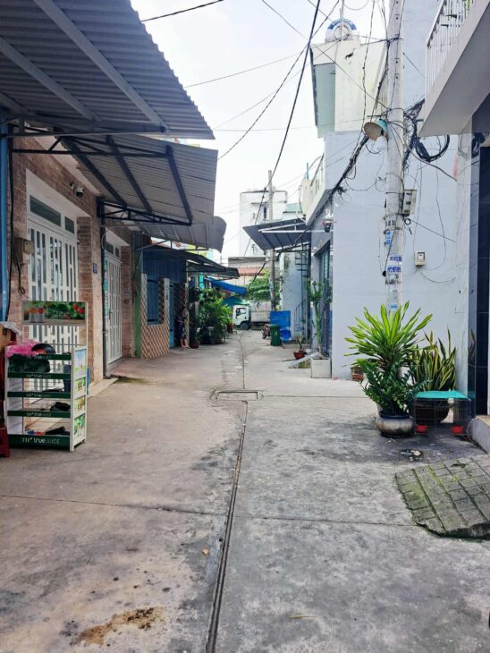 SIÊU VỊ TRÍ GẦN AEON TÂN PHÚ NHÀ CẤP 4, HẺM 6M Ô TÔ ĐỖ CỬA. 72M²(4×18) – BHH, BÌNH TÂN.