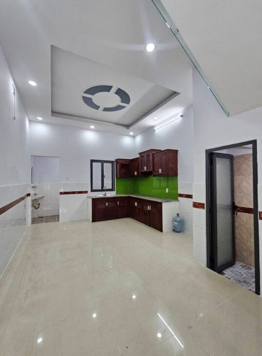 NHÀ 2 TẦNG MẶT TIỀN TA10, Ô TÔ NGỦ TRONG NHÀ. SÁT BÊN LÊ THỊ RIÊNG, PHƯỜNG THỚI AN QUẬN 12.