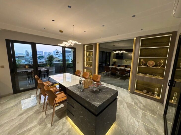Vị trí vàng, bán nhà Đào Tấn Linh Lang 110m xây CHDV, giá 26 tỷ