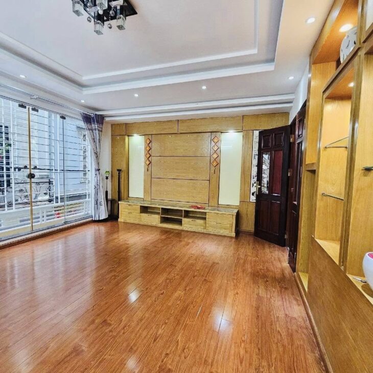 Siêu hiếm, bán nhà Hoàng Hoa Thám, ô tô đỗ cửa, 45m, chỉ 13 tỷ
