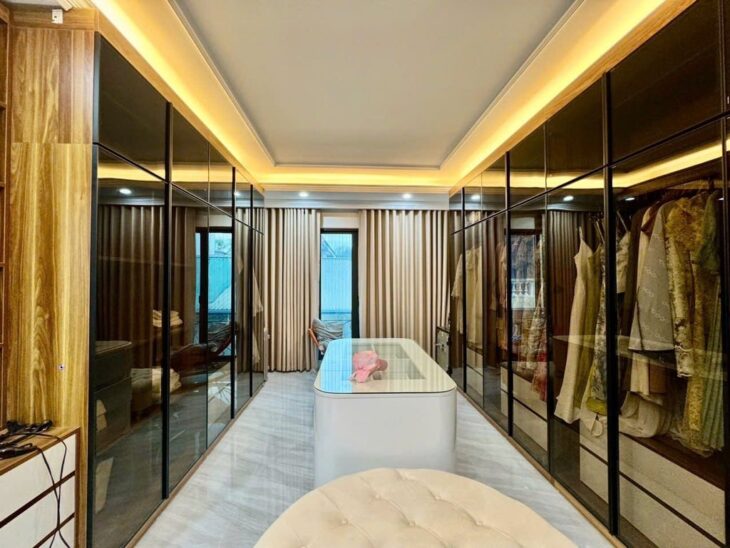 Siêu hiếm, bán nhà Đội Cấn, vị trí đẹp, 5 tầng thang máy chỉ 17 tỷ