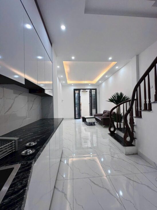 Cơ hội hiếm cho cư dân muón chuyển xuống mặt đất ( giá rẻ hơn căn chung cư) – Ngõ nông giáp khu D