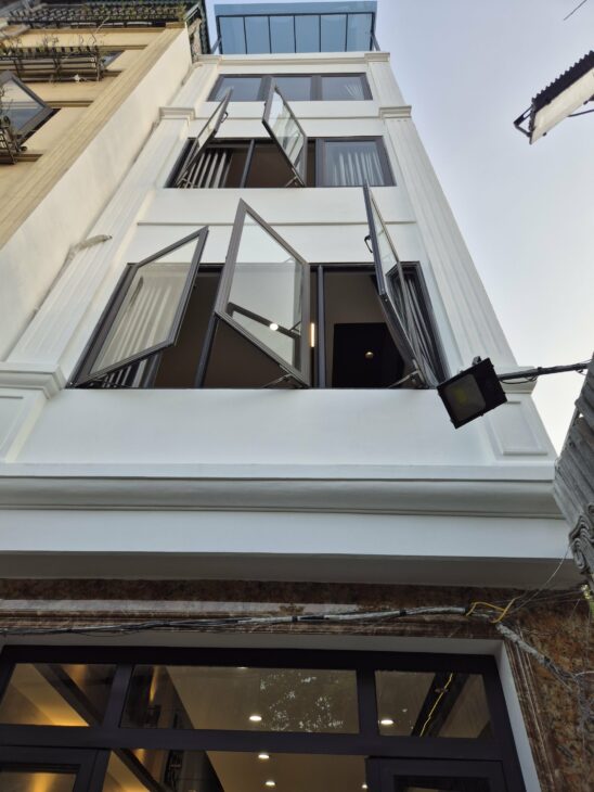 🏡 HÀNG HIẾM – Dương Văn Bé – 43m – 5 Tầng – Thang Máy – Lô Góc – Ô Tô VF3 Đỗ Cửa – 12.x Tỷ