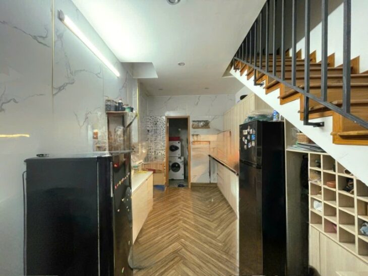 Nhà đẹp Hoàng Diệu – 2 tầng, 2PN, 2 mặt kiệt – ở ngay trung tâm – giá siêu mềm 3.35 tỷ!