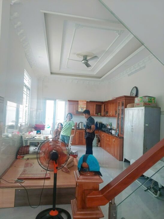 Bán nhà đường 160, Tăng Nhơn Phú A, Q.9, TP HCM. DT 125 m2, 3 tầng, 3PN, SH, 8.6 tỷ.