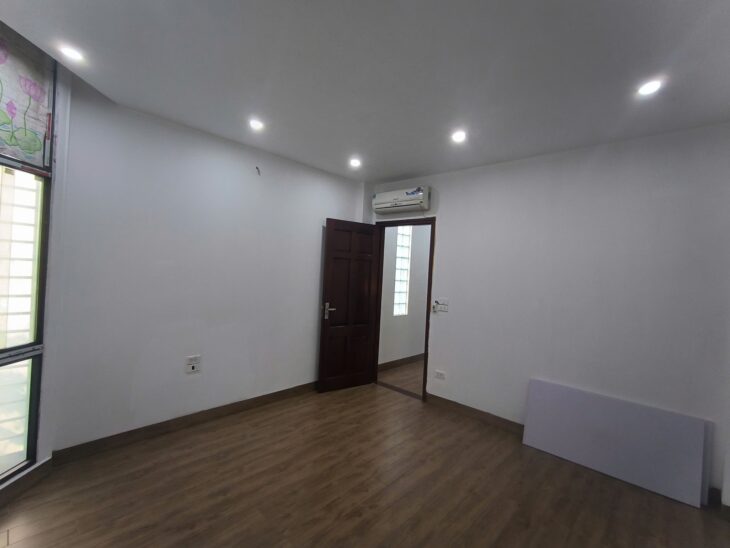NHÀ ĐẸP LẠC LONG QUÂN – TÂY HỒ, DT50M2, 4 TẦNG, 4P. NGỦ, NGÕ THÔNG