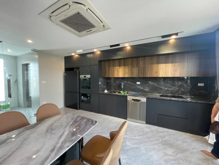 NHÀ ĐẸP DÂN XÂY ĐỘC LẬP Ô TÔ ĐỖ CỬA- VÀO NHÀ Phố Nguyễn Lam 42 m2 8 tầng 14.5 tỷ Long Biên.