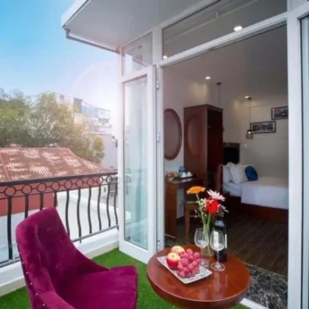 LinhHK bán KS mini Hàng Thiếc 10 phòng, doanh thu ổn định