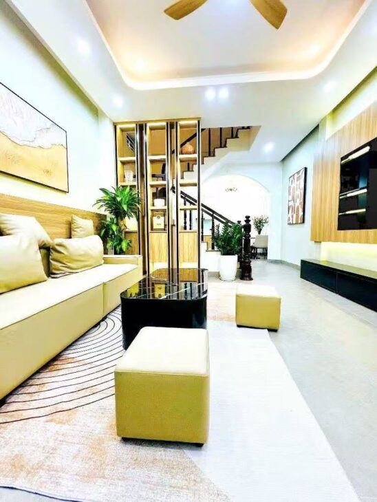 NGUYỄN KHANG CẦU GIẤY – GẦN PHỐ – LÔ GÓC 3 MẶT THOÁNG – TIỆN ÍCH – VỪA Ở VỪA CHO THUÊ. Dt 39m2- 5T-