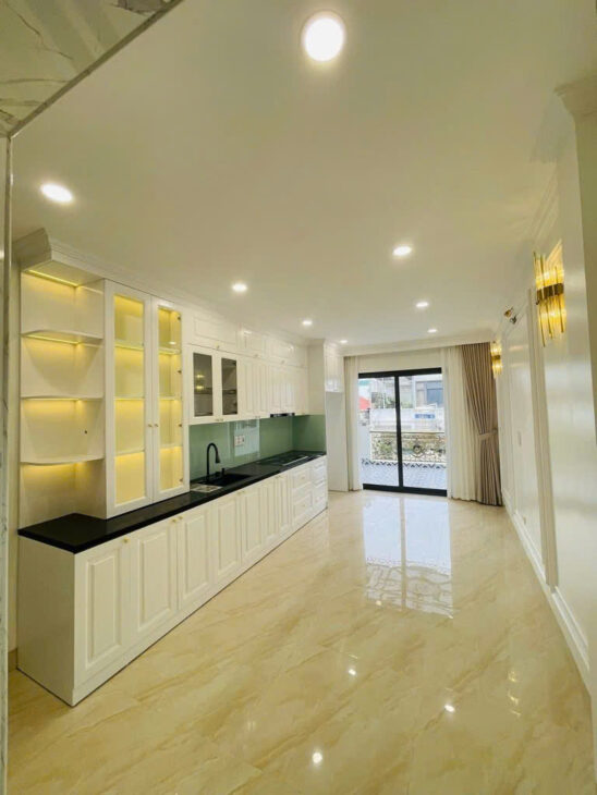 Bán nhà Phố Tôn Đức Thắng, 7 Tầng, Ngõ Thoáng, Gần Ô Tô, Giá: 13.7 Tỷ, Lh: 0396935190.