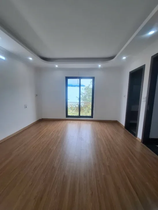 NHÀ MỚI Ô TÔ ĐỖ CỬA KINH DOANH Phố Nguyễn Văn Linh 35M2 X 6 Tầng 9.5 tỷ Long Biên Hà Nội