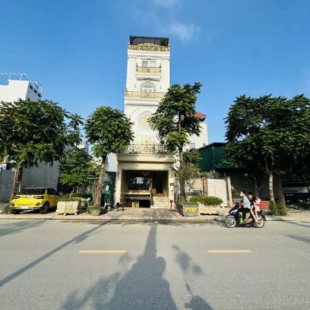 bán nhà mặt phố Cổ Linh, vỉa hè rộng, view vườn hoa, 2 xe container tránh nhau, kinh doanh văn phòng bán nhà mặt phố Cổ Linh, vỉa hè rộng, view vườn hoa, 2 xe container tránh nhau, kinh doanh văn phòng