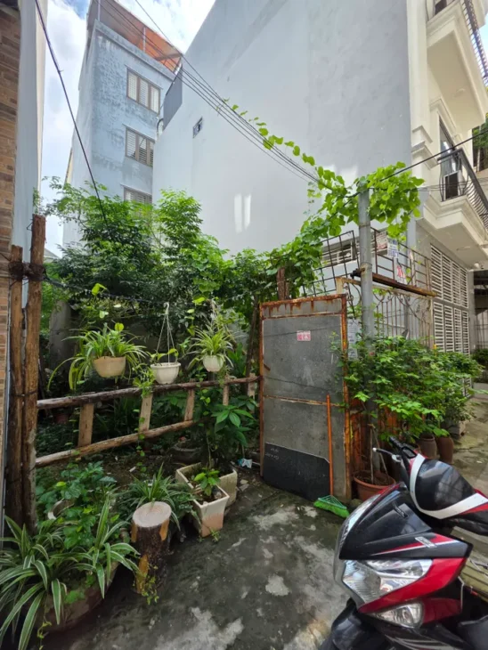 BÁN ĐẤT Tư Đình 56 m2 mặt tiền 4.8 m,10.7 tỷ Long Biên.