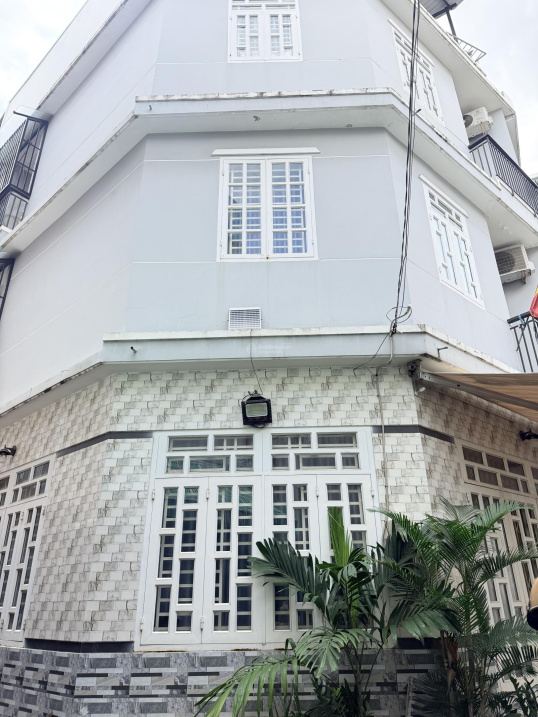 Hiếm- Căn góc 2 mặt tiền hẻm xe hơi Q2 giá rẻ