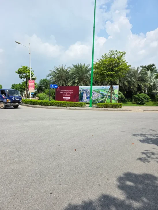 BÁN ĐẤT Tư Đình 56 m2 mặt tiền 4.8 m,10.7 tỷ Long Biên.