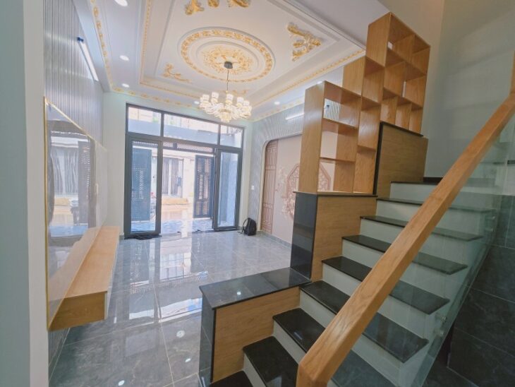 Bán nhà 3 tầng, 4PN hẻm xe hơi đường Số 6, Long Trường, Q.9. TP HCM. DT 56m2, SH, 5.55 tỷ.