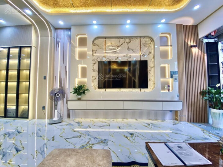 Nhà mới 3 lầu, DT 4X12.5M, đường xe hơi, full nội thất, Huỳnh Văn Nghệ, Tân Bình, HCM giá gần 8 tỷ.