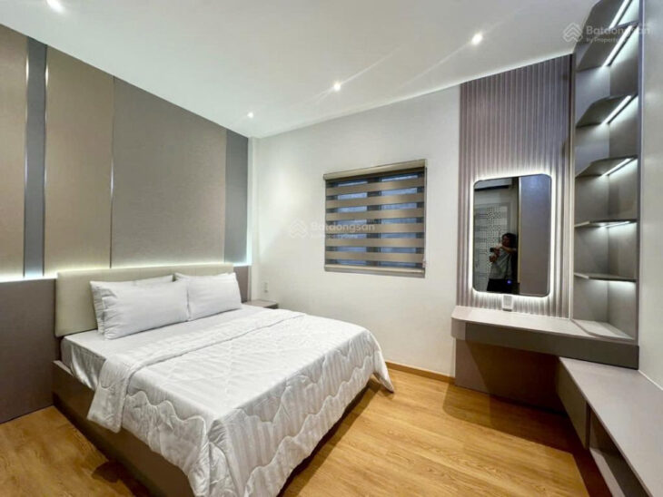 Bán nhà mặt phố Huỳnh Văn Nghệ, 11,8 tỷ, 64m2, 4PN, 5WC, hàng hiếm tại giá cực chất