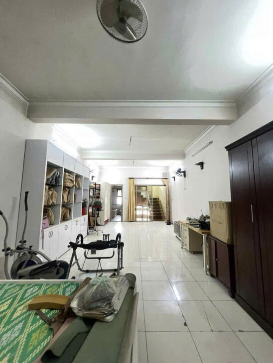 Bán nhà phố Vọng – 70m 4 tầng 13,5 tỷ – Vị trí cách phố chỉ hơn 20m – Nhà cũ xác định bán đất