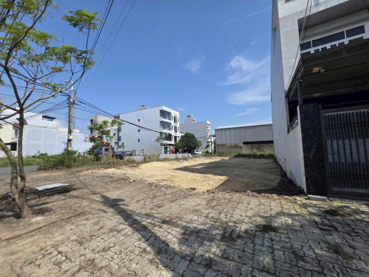 HÀNG HÓT – Lô sát góc Đường Nguyễn Cơ Thạch – Khu Phố Sơn Thuỷ. LH 0905233234