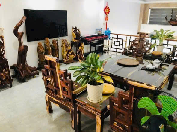 Hạ 1 tỷ bán nhà gần biển. Chỉ 8,5tỷ Đường Trường sơn Nhà 1 trệt. 1 lửng. 3 tầng lầu ( có thể lên