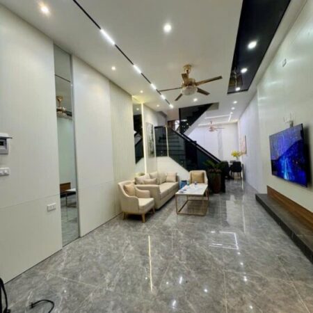 Bán nhà Hoàng Văn Thái – Ô tô vào nhà – 15,9 tỷ 45m2 5 tầng – sổ đỏ nở hậu Bán nhà Hoàng Văn Thái – Ô tô vào nhà – 15,9 tỷ 45m2 5 tầng – sổ đỏ nở hậu