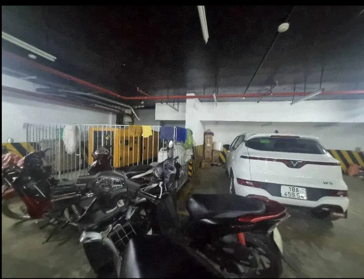 VIP Bán Tòa Văn Phòng Lạc Long Quân 290mx8 tầng, 2 thang máy, mặt tiền 17m, vỉa hè, ô tô tránh 120