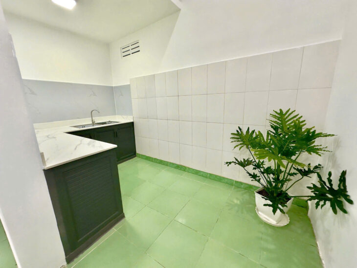 Nhà đẹp hẻm ô tô Nguyễn Chích – gần biển, ngang 7m, chỉ 4,3 tỷ!