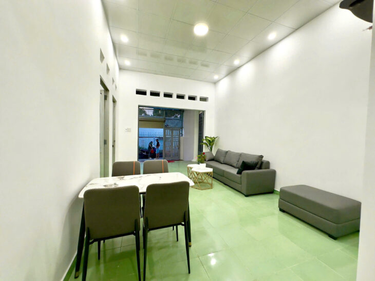 Nhà đẹp hẻm ô tô Nguyễn Chích – gần biển, ngang 7m, chỉ 4,3 tỷ!