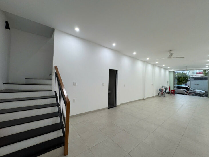 Bán nhà 3 tầng trung tâm TP Nha Trang – mặt tiền đẹp – full nội thất