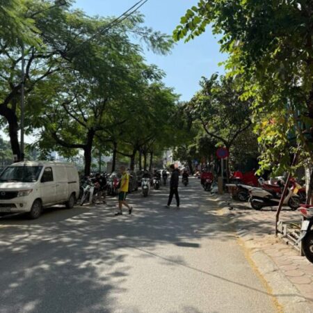 BÁN NHÀ NGUYỄN KHANG CẦU GIẤY NGÕ NÔNG GẦN PHỐ VỊ TRÍ SIÊU ĐẸP 40M 5 TẦNG 13,7 TỶ