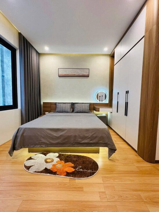 BÁN NHÀ NGUYỄN KHANG CẦU GIẤY NGÕ NÔNG GẦN PHỐ VỊ TRÍ SIÊU ĐẸP 40M 5 TẦNG 13,7 TỶ