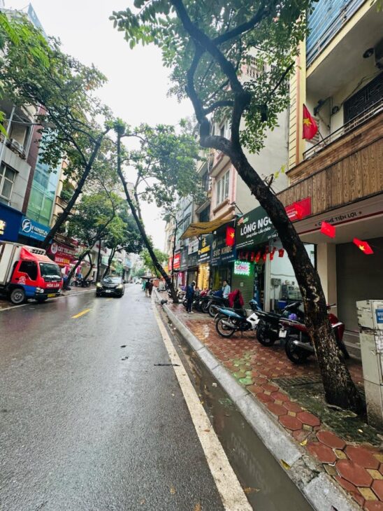 Nhà mặt Phố Vương Thừa Vũ-52m*5 tầng*5mMT- Kinh doanh sầm uất. Giá 23,5tỷ