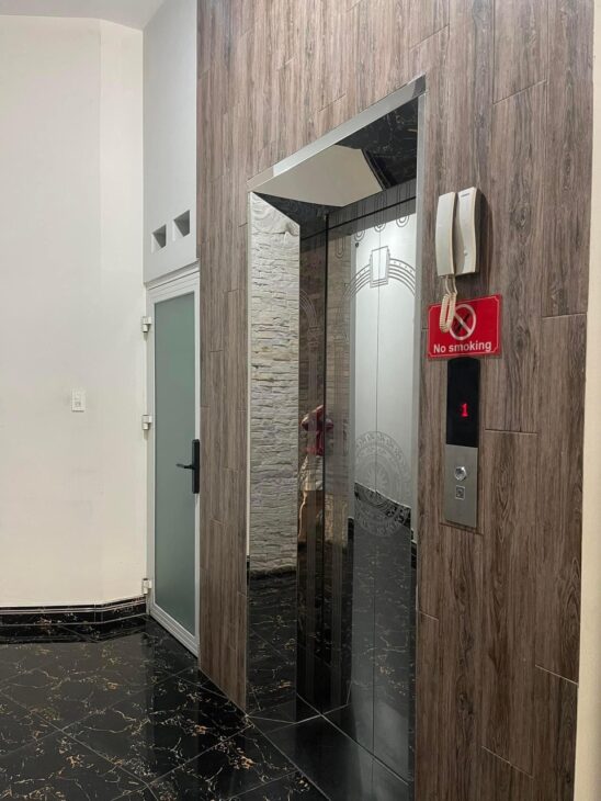 BÁN KHÁCH SẠN CAO CẤP MẶT TIỀN NGUYỄN ẢNH THỦ 6 lầu giá 20 tỷ TL, Q12