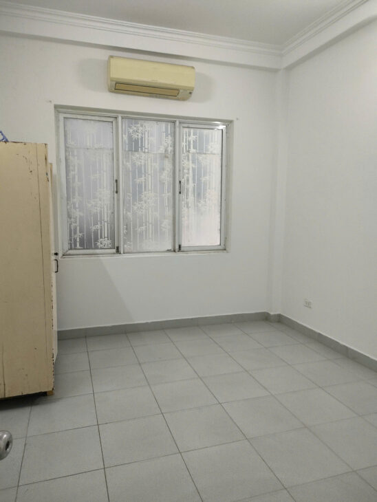 Bán gấp giá rẻ căn hộ tập thể, Giải Phóng 11m/50m, tầng1, mặt tiền 3.4m, 2.07 tỷ Hoàng Mai.