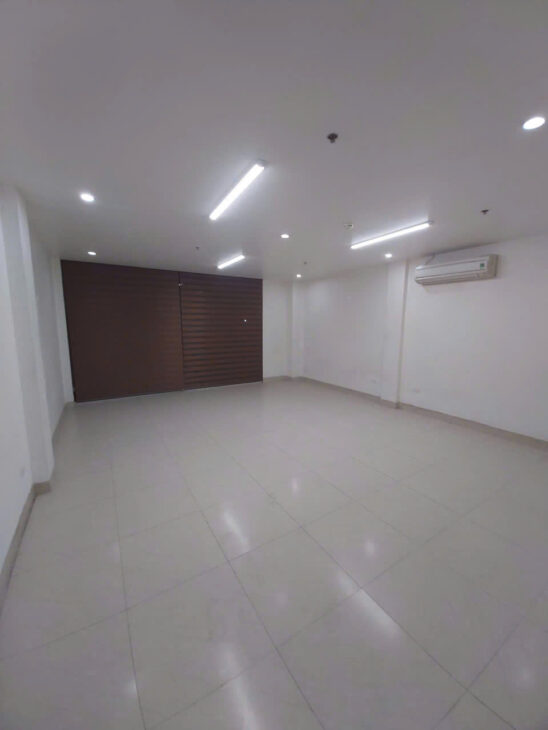 Bán nhà giá tốt MP Hồng Tiến-Long Biên-Hà Nội. Mặt tiền rộng, thang máy. Kinh doanh vô địch(29/9)