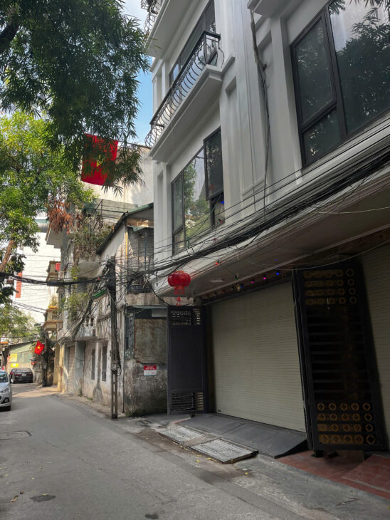 [Vị trí vàng] bán nhà Lạc Long Quân, 100m mặt tiền 9m nhỉnh 23 tỷ