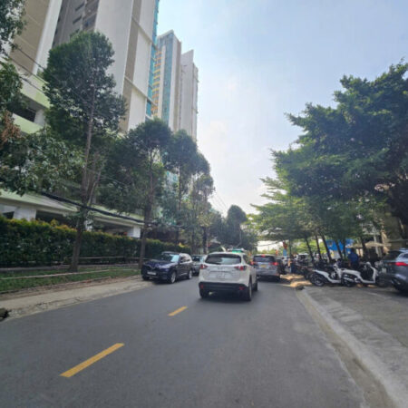 bán biệt thự 132 Nguyễn Văn Hưởng, Phường Thảo Điền, Quận 2