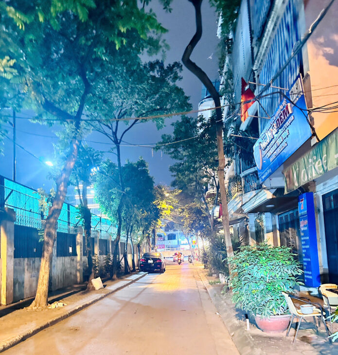 Bán đất tặng nhà cấp 4 Tây Mỗ – 56m, 2 mặt ngõ ô tô tránh, kinh doanh cực đỉnh, chỉ 200tr/m!lh