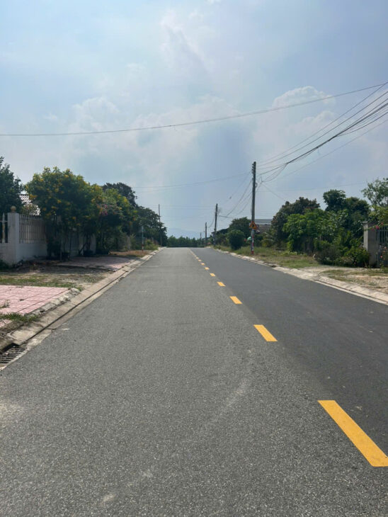 Bán 5m x 55m đất thổ cư Đường Trưng Trắc,Tân An, LaGi giá ngộp sổ riêng