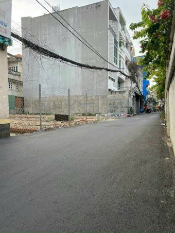 Chính chủ cần bán gấp lô đất đẹp đường Dương Quảng Hàm DT: 4 X 17m vuông giá 8.4 tỷ , P6, GV.