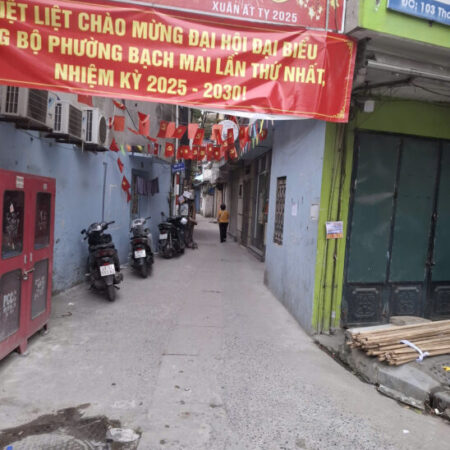 Tôi bán gấp căn nhà đẹp ở luôn ngõ 101 Thanh Nhàn, 38m2, 5 tầng, 6 phòng ngủ giá 12 tỷ có TL