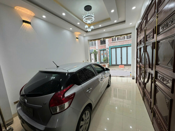 NHÀ MỚI Ô TÔ ĐỖ CỬA Đức Giang 46m2 X 4 Tầng mặt tiền 3.9m,10.5 tỷ Long Biên.