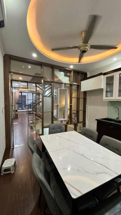 NHÀ MỚI Ô TÔ ĐỖ CỬA Nguyễn Sơn 50m2 X 5 Tầng 16.5 tỷ Long Biên.