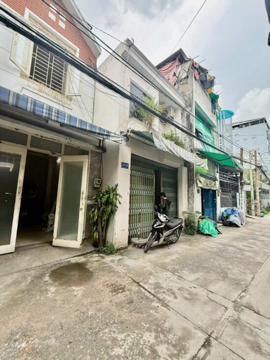 NHÀ (4×11) MẶT TIỀN NHÁNH TCH18 – KẾ ĐH GIAO THÔNG TÔ KÝ CHỈ 3.75 TỶ Tl