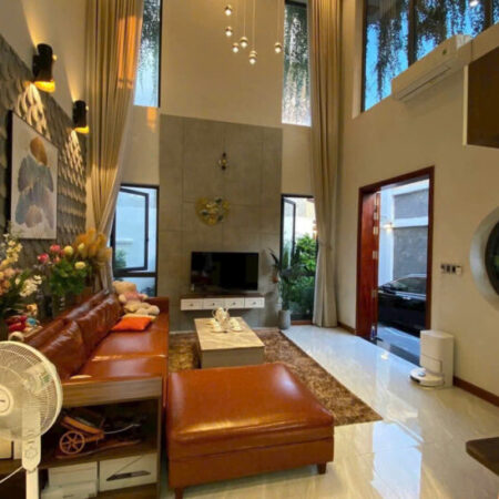 BIỆT THỰ MINI (303M²) SIÊU ĐẸP CÓ HỒ BƠI & SÂN VƯỜN MT THỚI TAM THÔN 14, HÓC MÔN