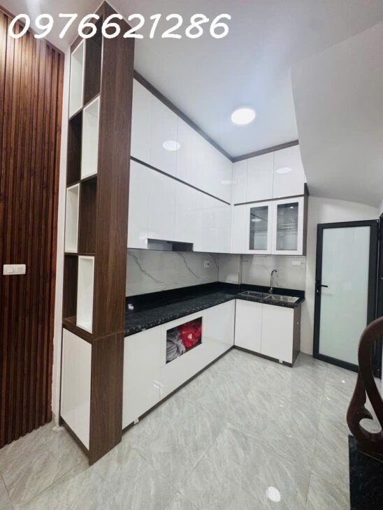 🏡 BÁN NHÀ LÔ GÓC SIÊU ĐẸP VIỆT HƯNG – 32M², MT 4M – GẦN PHỐ, Ô TÔ TRÁNH, KINH DOANH ĐỈNH – GIÁ 6X
